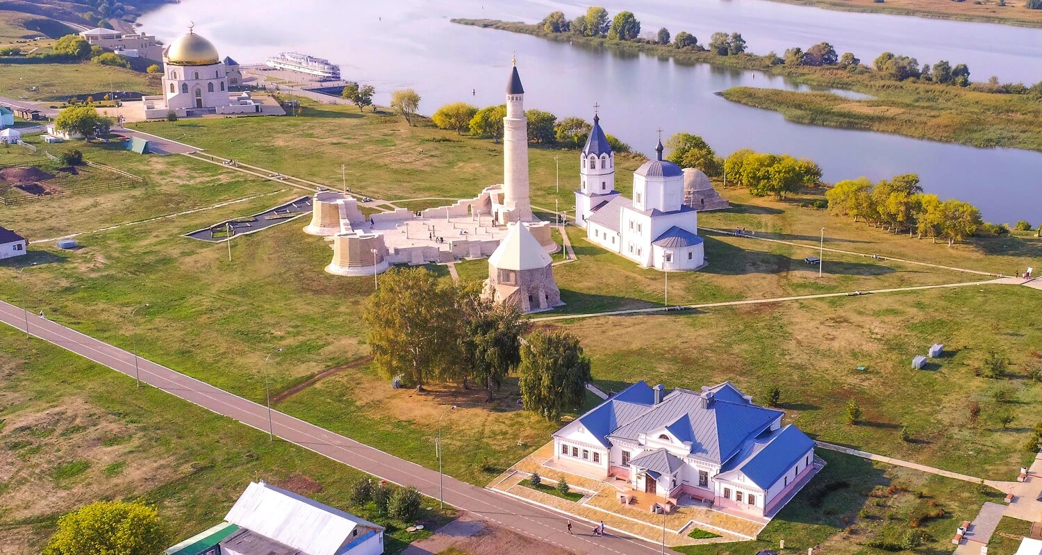 Соборная мечеть и Большой минарет