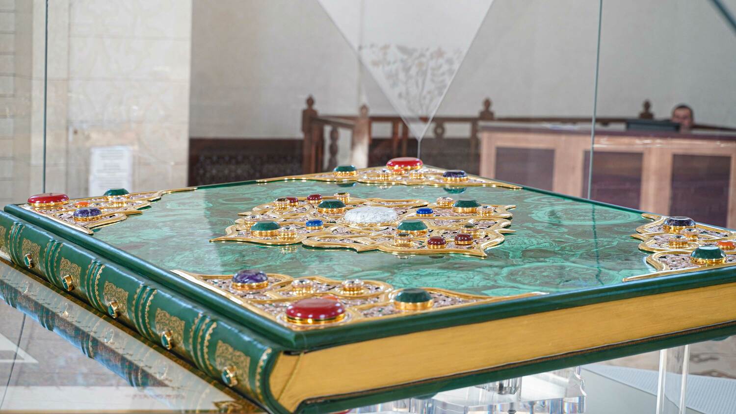 Самый большой печатный Коран в мире